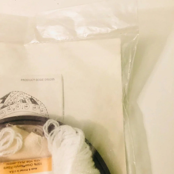 Vtg 1979 Bernat Holiday Hoops Christmas Stitchery Kit Mr Mrs Kringle Santa - Picture 10 of 12